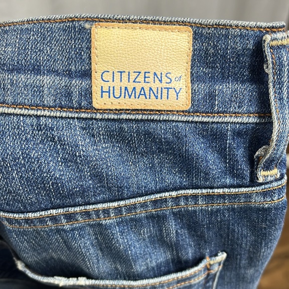 Revolve Citizens Of Humanity Sasha Twist Low Slung Flare in Blue Mountain. - Picture 8 of 12